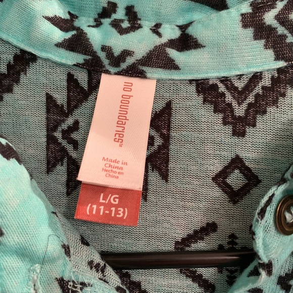 Tribal pattern button down - Picture 3 of 3